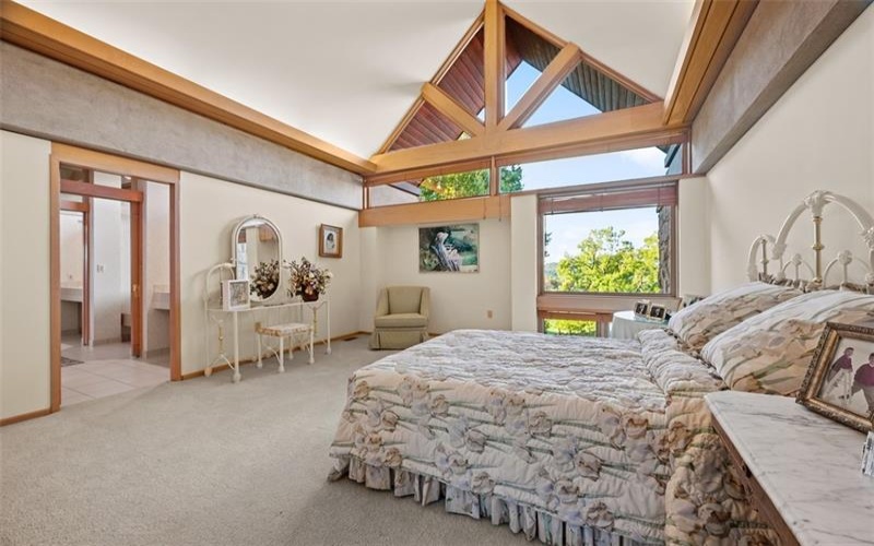 311 Hillcrest Dr, New Kensington, 15068, 5 Bedrooms Bedrooms, ,4.1 BathroomsBathrooms,Residential,For Sale,Hillcrest Dr,1722543