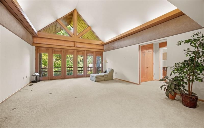 311 Hillcrest Dr, New Kensington, 15068, 5 Bedrooms Bedrooms, ,4.1 BathroomsBathrooms,Residential,For Sale,Hillcrest Dr,1722543