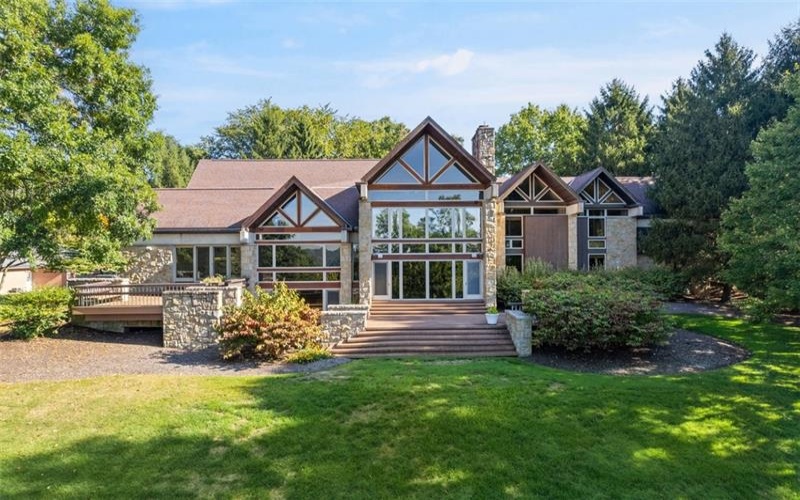 311 Hillcrest Dr, New Kensington, 15068, 5 Bedrooms Bedrooms, ,4.1 BathroomsBathrooms,Residential,For Sale,Hillcrest Dr,1722543