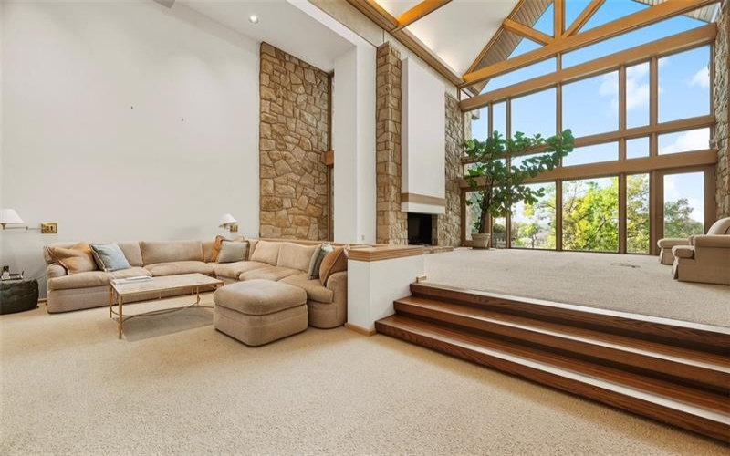 311 Hillcrest Dr, New Kensington, 15068, 5 Bedrooms Bedrooms, ,4.1 BathroomsBathrooms,Residential,For Sale,Hillcrest Dr,1722543