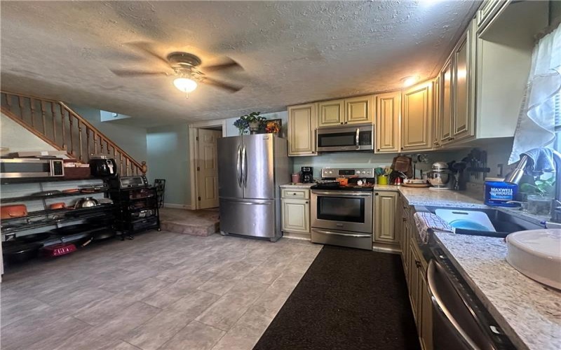 751 Maxwell Ave, La Belle, 15450, 3 Bedrooms Bedrooms, 8 Rooms Rooms,2 BathroomsBathrooms,Residential,For Sale,Maxwell Ave,1712858