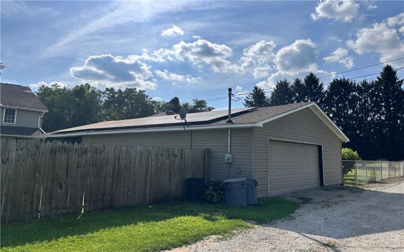 751 Maxwell Ave, La Belle, 15450, 3 Bedrooms Bedrooms, 8 Rooms Rooms,2 BathroomsBathrooms,Residential,For Sale,Maxwell Ave,1712858