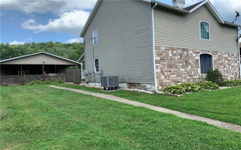 751 Maxwell Ave, La Belle, 15450, 3 Bedrooms Bedrooms, 8 Rooms Rooms,2 BathroomsBathrooms,Residential,For Sale,Maxwell Ave,1712858