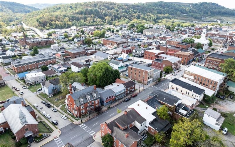 190-192 East High Street, Waynesburg, 15370, ,Commercial-industrial-business,For Sale,East High Street,1723128
