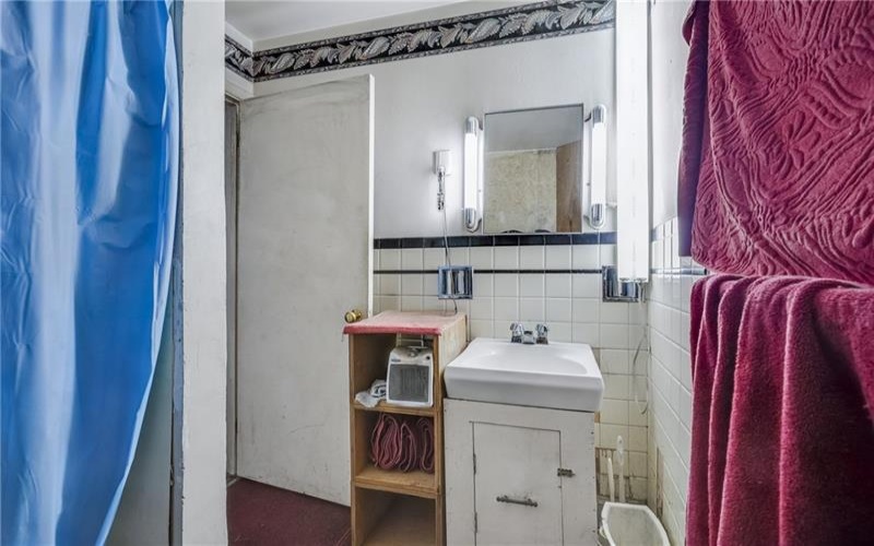 215 5th Avenue, New Kensington, 15068, ,Multi-unit,For Sale,5th Avenue,1723238