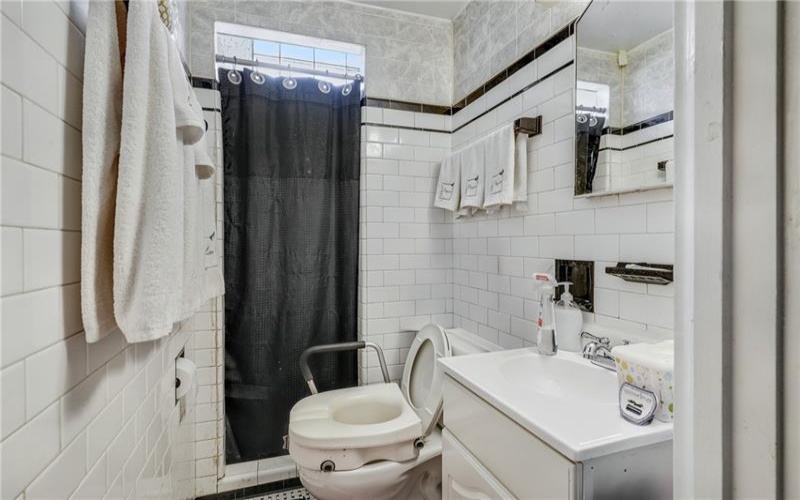 215 5th Avenue, New Kensington, 15068, ,Multi-unit,For Sale,5th Avenue,1723238