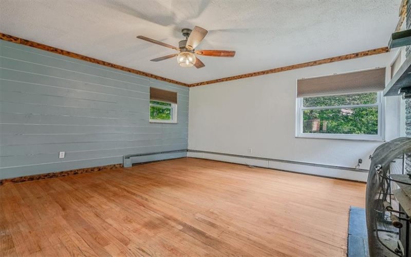 104 LINDEN ROAD, Canonsburg, 15317, 2 Bedrooms Bedrooms, 9 Rooms Rooms,1.1 BathroomsBathrooms,Residential,For Sale,LINDEN ROAD,1713840