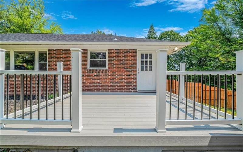 104 LINDEN ROAD, Canonsburg, 15317, 2 Bedrooms Bedrooms, 9 Rooms Rooms,1.1 BathroomsBathrooms,Residential,For Sale,LINDEN ROAD,1713840