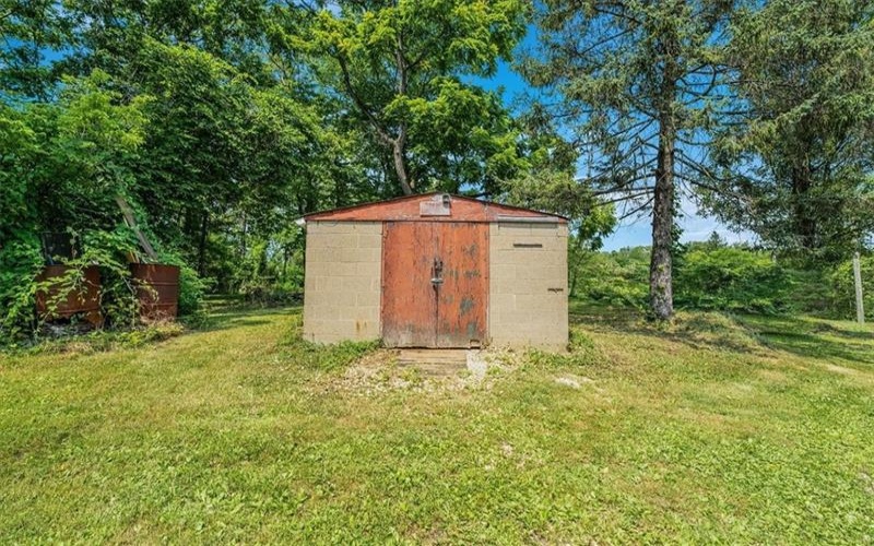 104 LINDEN ROAD, Canonsburg, 15317, 2 Bedrooms Bedrooms, 9 Rooms Rooms,1.1 BathroomsBathrooms,Residential,For Sale,LINDEN ROAD,1713840