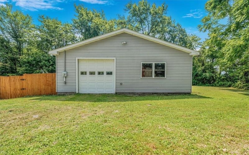 104 LINDEN ROAD, Canonsburg, 15317, 2 Bedrooms Bedrooms, 9 Rooms Rooms,1.1 BathroomsBathrooms,Residential,For Sale,LINDEN ROAD,1713840