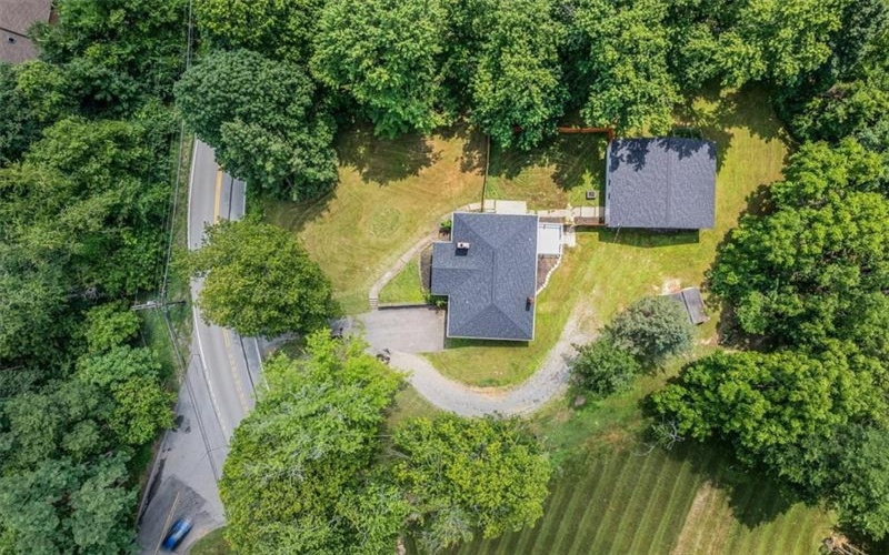 104 LINDEN ROAD, Canonsburg, 15317, 2 Bedrooms Bedrooms, 9 Rooms Rooms,1.1 BathroomsBathrooms,Residential,For Sale,LINDEN ROAD,1713840