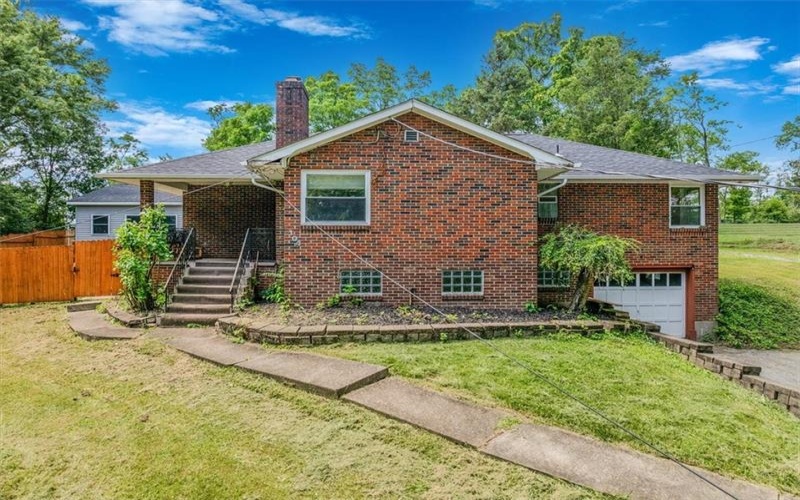 104 LINDEN ROAD, Canonsburg, 15317, 2 Bedrooms Bedrooms, 9 Rooms Rooms,1.1 BathroomsBathrooms,Residential,For Sale,LINDEN ROAD,1713840