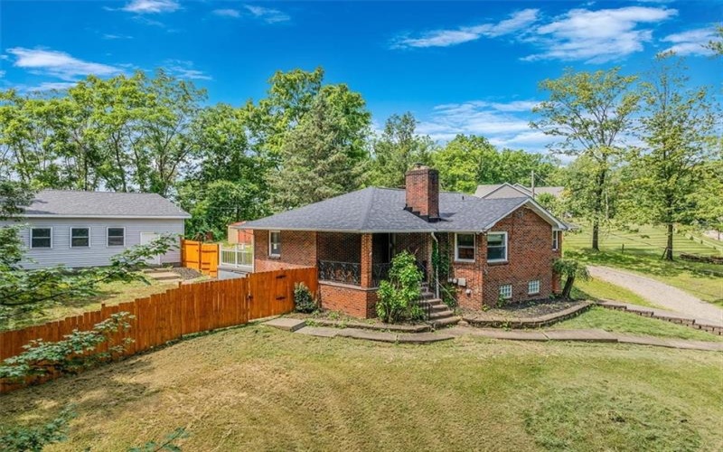 104 LINDEN ROAD, Canonsburg, 15317, 2 Bedrooms Bedrooms, 9 Rooms Rooms,1.1 BathroomsBathrooms,Residential,For Sale,LINDEN ROAD,1713840