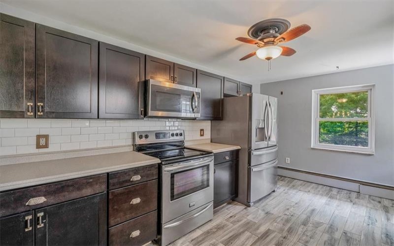 104 LINDEN ROAD, Canonsburg, 15317, 2 Bedrooms Bedrooms, 9 Rooms Rooms,1.1 BathroomsBathrooms,Residential,For Sale,LINDEN ROAD,1713840