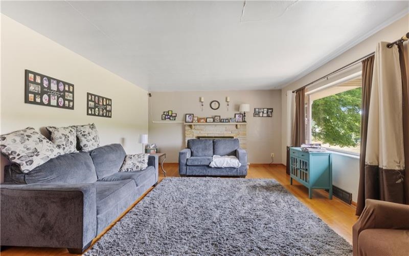 1120 Henderson Ave, Washington, 15301, 2 Bedrooms Bedrooms, ,1.1 BathroomsBathrooms,Residential,For Sale,Henderson Ave,1714459