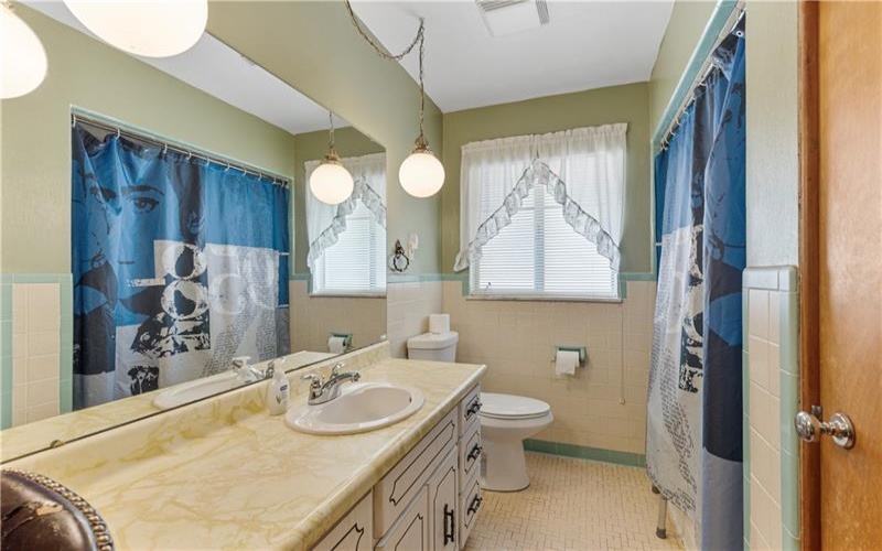 1120 Henderson Ave, Washington, 15301, 2 Bedrooms Bedrooms, ,1.1 BathroomsBathrooms,Residential,For Sale,Henderson Ave,1714459