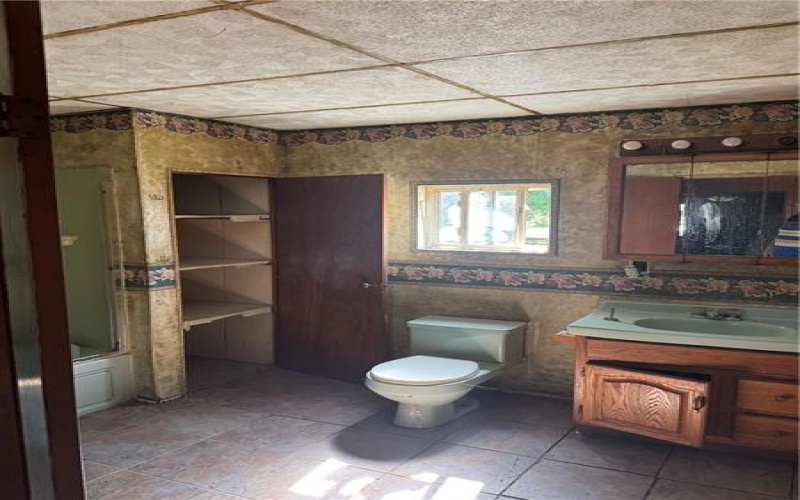 304 Narrows Rd, Connellsville, 15425, 2 Bedrooms Bedrooms, ,1 BathroomBathrooms,Residential,For Sale,Narrows Rd,1714542
