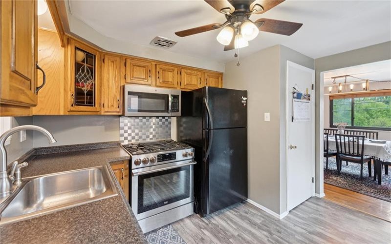233 Valley Rd, Canonsburg, 15317, 3 Bedrooms Bedrooms, 7 Rooms Rooms,2 BathroomsBathrooms,Residential,For Sale,Valley Rd,1701273