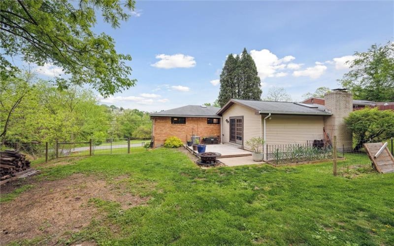 233 Valley Rd, Canonsburg, 15317, 3 Bedrooms Bedrooms, 7 Rooms Rooms,2 BathroomsBathrooms,Residential,For Sale,Valley Rd,1701273
