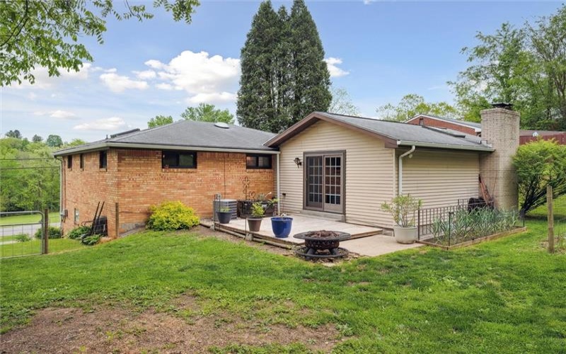 233 Valley Rd, Canonsburg, 15317, 3 Bedrooms Bedrooms, 7 Rooms Rooms,2 BathroomsBathrooms,Residential,For Sale,Valley Rd,1701273