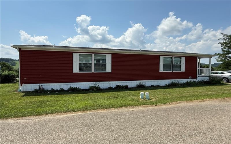 121 RT 21 MHP, Carmichaels, 15320, 2 Bedrooms Bedrooms, 5 Rooms Rooms,2 BathroomsBathrooms,Residential,For Sale,RT 21 MHP,1714895