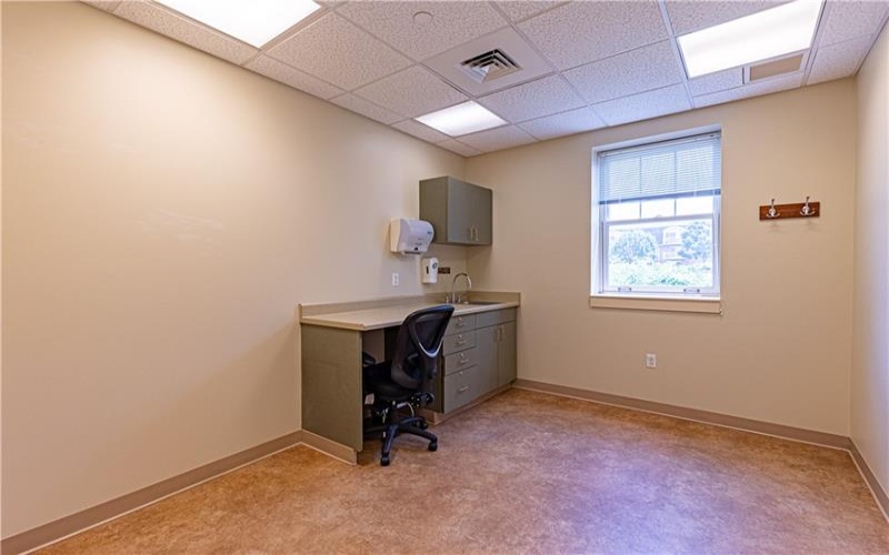 880 Main St, Washington, 15301, ,Commercial-industrial-business,For Sale,Main St,1715289