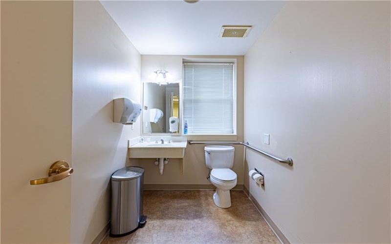 880 Main St, Washington, 15301, ,Commercial-industrial-business,For Sale,Main St,1715289