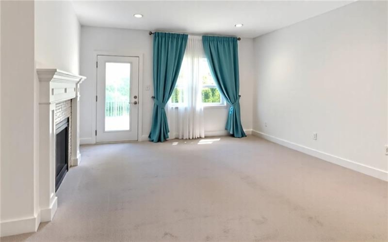 142 Summer Lane, McDonald, 15057, 3 Bedrooms Bedrooms, 9 Rooms Rooms,2 BathroomsBathrooms,Residential,For Sale,Summer Lane,1715379