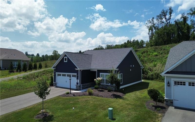 142 Summer Lane, McDonald, 15057, 3 Bedrooms Bedrooms, 9 Rooms Rooms,2 BathroomsBathrooms,Residential,For Sale,Summer Lane,1715379