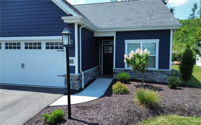 142 Summer Lane, McDonald, 15057, 3 Bedrooms Bedrooms, 9 Rooms Rooms,2 BathroomsBathrooms,Residential,For Sale,Summer Lane,1715379