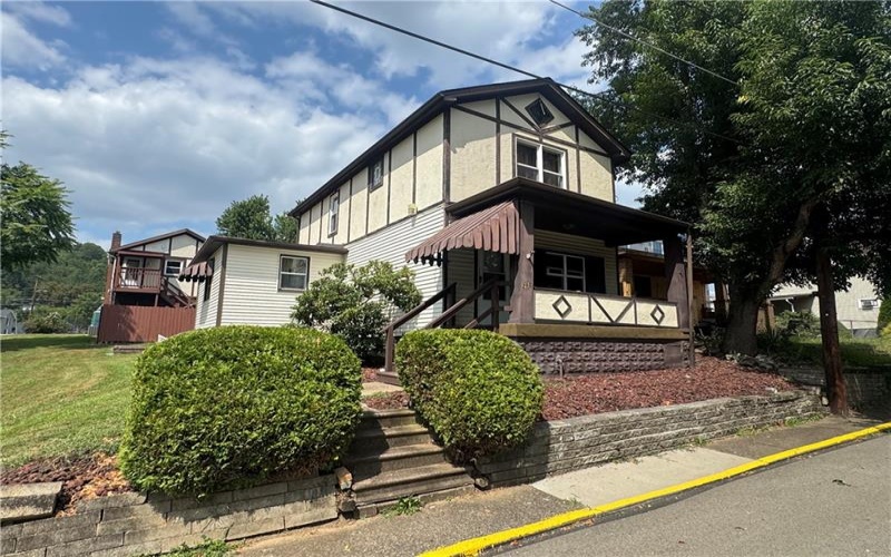 213 2nd Ave, Elco, 15434, 2 Bedrooms Bedrooms, 7 Rooms Rooms,3 BathroomsBathrooms,Residential,For Sale,2nd Ave,1715435
