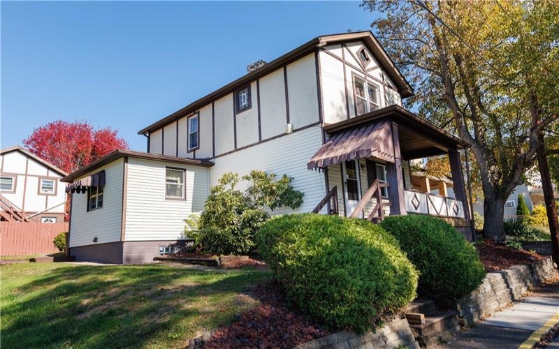 213 2nd Ave, Elco, 15434, 2 Bedrooms Bedrooms, 7 Rooms Rooms,3 BathroomsBathrooms,Residential,For Sale,2nd Ave,1715435