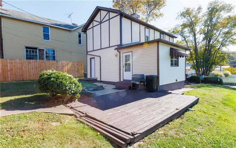 213 2nd Ave, Elco, 15434, 2 Bedrooms Bedrooms, 7 Rooms Rooms,3 BathroomsBathrooms,Residential,For Sale,2nd Ave,1715435