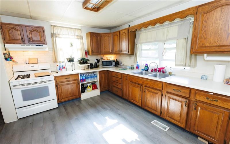 213 2nd Ave, Elco, 15434, 2 Bedrooms Bedrooms, 7 Rooms Rooms,3 BathroomsBathrooms,Residential,For Sale,2nd Ave,1715435