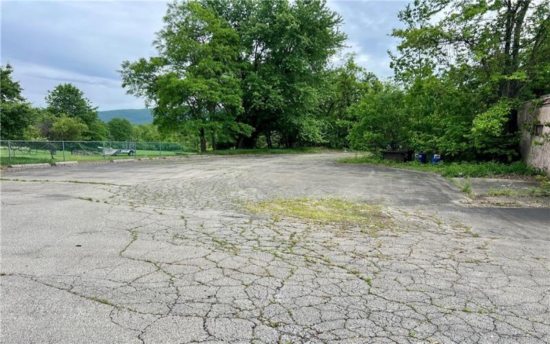 660 GALLATIN AVENUE, UNIONTOWN, 15401, ,Commercial-industrial-business,For Sale,GALLATIN AVENUE,1702426