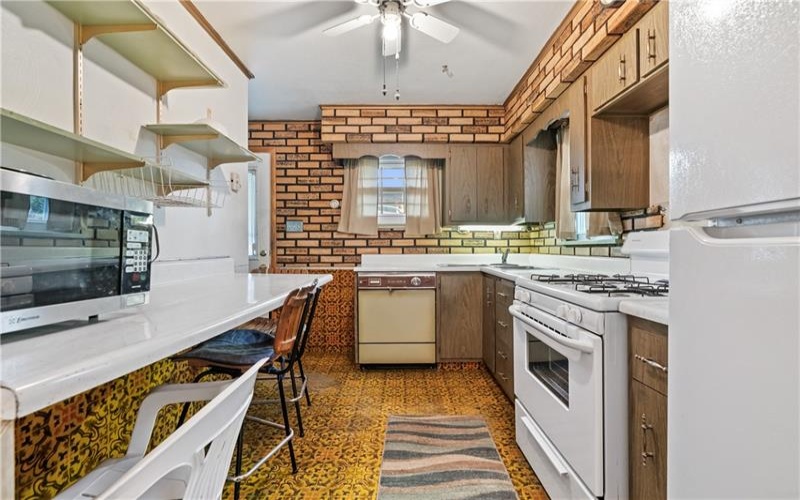 6403 Old William Penn Highway, Eport, 15632, 3 Bedrooms Bedrooms, 9 Rooms Rooms,2 BathroomsBathrooms,Residential,For Sale,Old William Penn Highway,1702587