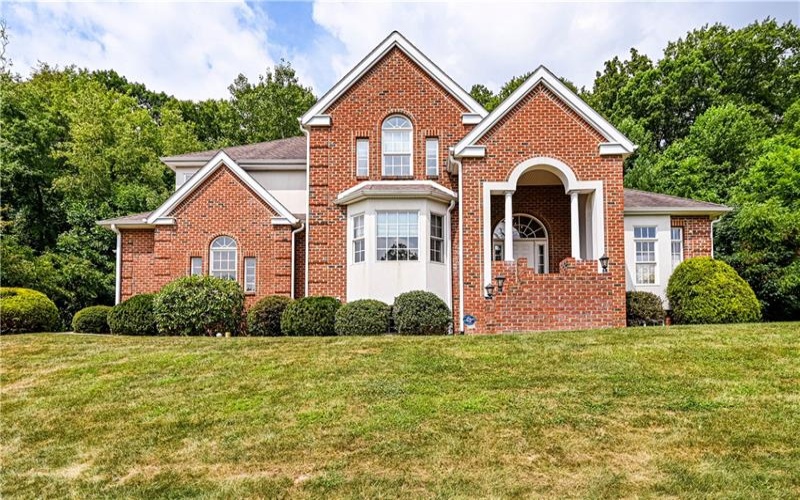 127 Woodhaven Dr, Jeannette, 15644, 4 Bedrooms Bedrooms, 10 Rooms Rooms,4.1 BathroomsBathrooms,Residential,For Sale,Woodhaven Dr,1715724
