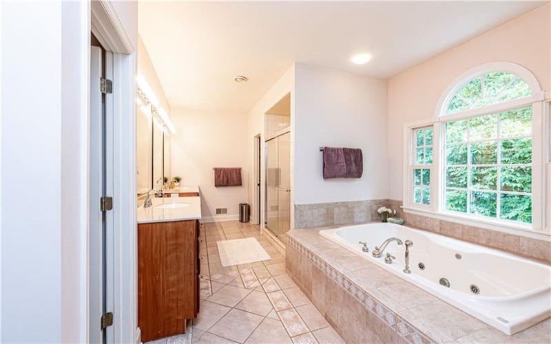 127 Woodhaven Dr, Jeannette, 15644, 4 Bedrooms Bedrooms, 10 Rooms Rooms,4.1 BathroomsBathrooms,Residential,For Sale,Woodhaven Dr,1715724