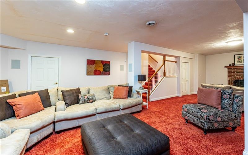 127 Woodhaven Dr, Jeannette, 15644, 4 Bedrooms Bedrooms, 10 Rooms Rooms,4.1 BathroomsBathrooms,Residential,For Sale,Woodhaven Dr,1715724