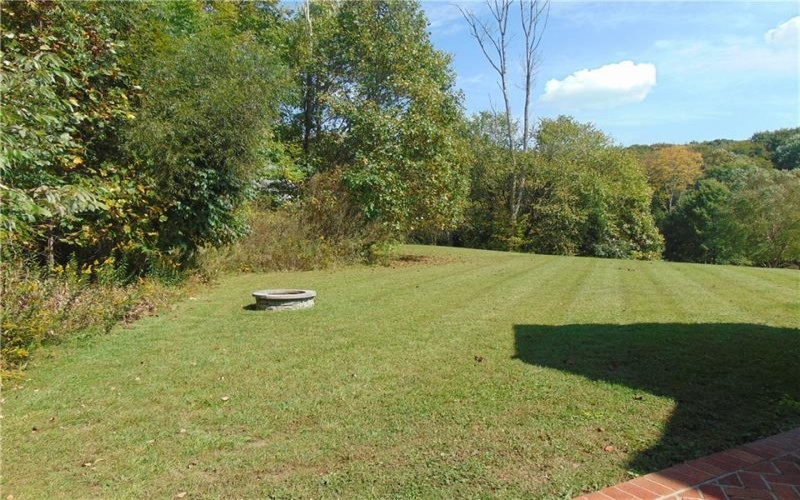 127 Woodhaven Dr, Jeannette, 15644, 4 Bedrooms Bedrooms, 10 Rooms Rooms,4.1 BathroomsBathrooms,Residential,For Sale,Woodhaven Dr,1715724