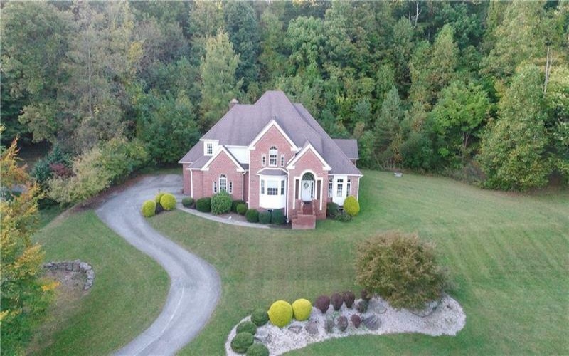 127 Woodhaven Dr, Jeannette, 15644, 4 Bedrooms Bedrooms, 10 Rooms Rooms,4.1 BathroomsBathrooms,Residential,For Sale,Woodhaven Dr,1715724