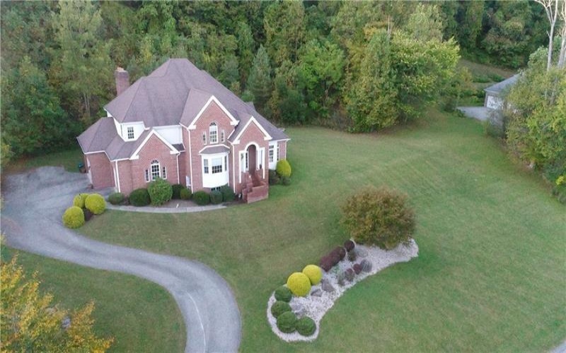127 Woodhaven Dr, Jeannette, 15644, 4 Bedrooms Bedrooms, 10 Rooms Rooms,4.1 BathroomsBathrooms,Residential,For Sale,Woodhaven Dr,1715724