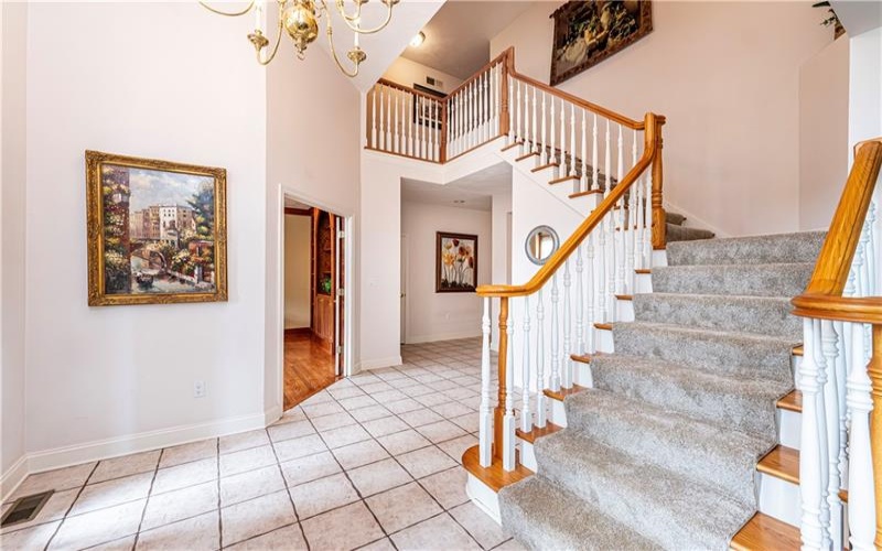 127 Woodhaven Dr, Jeannette, 15644, 4 Bedrooms Bedrooms, 10 Rooms Rooms,4.1 BathroomsBathrooms,Residential,For Sale,Woodhaven Dr,1715724