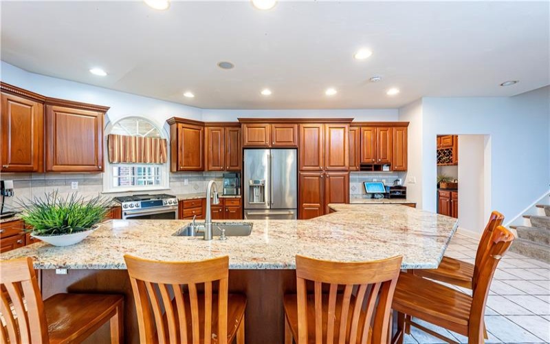 127 Woodhaven Dr, Jeannette, 15644, 4 Bedrooms Bedrooms, 10 Rooms Rooms,4.1 BathroomsBathrooms,Residential,For Sale,Woodhaven Dr,1715724