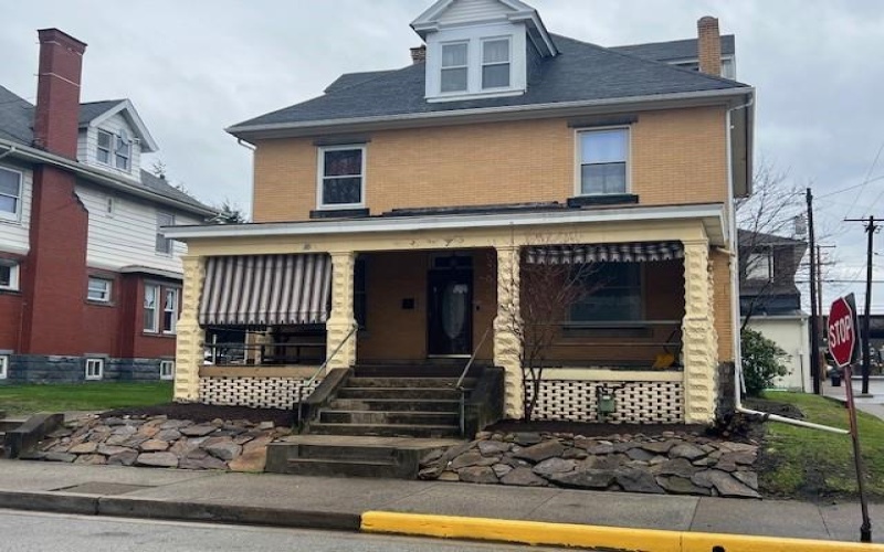 201 Thompson St, Latrobe, 15650, ,Multi-unit,For Sale,Thompson St,1702697