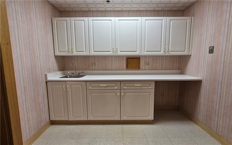 911 Ligonier St. Suite 004, Latrobe, 15650, ,Commercial-industrial-business,For Sale,Ligonier St. Suite 004,1703055