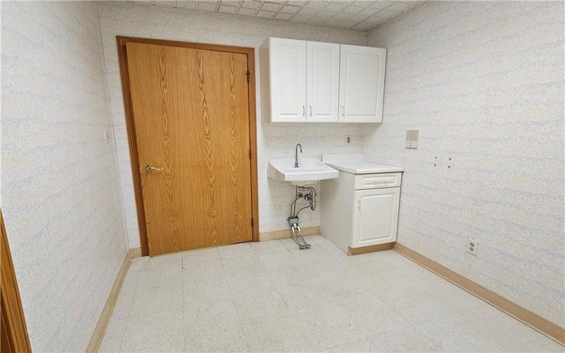 911 Ligonier St. Suite 004, Latrobe, 15650, ,Commercial-industrial-business,For Sale,Ligonier St. Suite 004,1703055