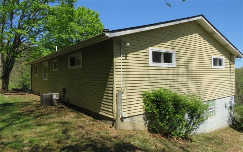 21 Daisytown Rd, Daisytown, 15427, 3 Bedrooms Bedrooms, 6 Rooms Rooms,2 BathroomsBathrooms,Residential,For Sale,Daisytown Rd,1703363