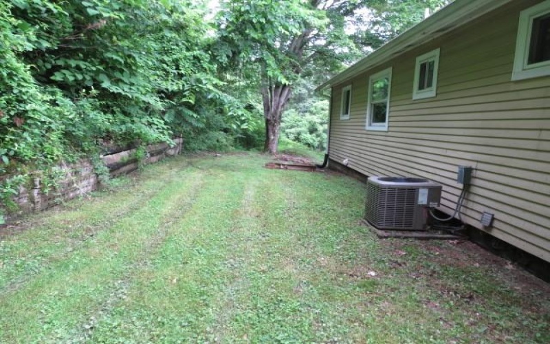 21 Daisytown Rd, Daisytown, 15427, 3 Bedrooms Bedrooms, 6 Rooms Rooms,2 BathroomsBathrooms,Residential,For Sale,Daisytown Rd,1703363