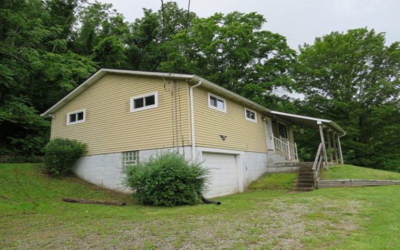 21 Daisytown Rd, Daisytown, 15427, 3 Bedrooms Bedrooms, 6 Rooms Rooms,2 BathroomsBathrooms,Residential,For Sale,Daisytown Rd,1703363